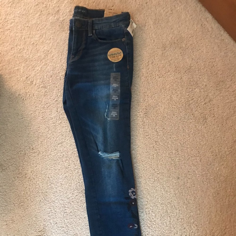 Aeropostale Jeans (Brand New) Flower Embroidery